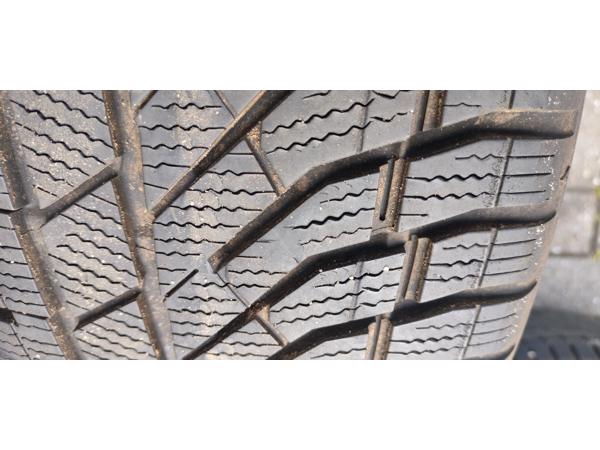 Originele Audi velgen met zo goed als nieuwe winterbanden