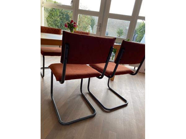 Uitschuifbare tafel met 4 stoelen