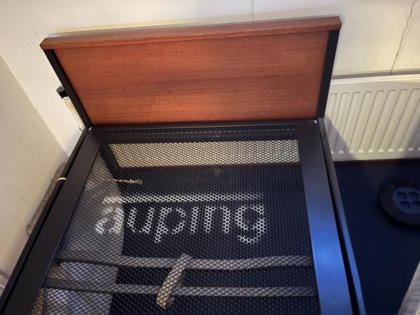 Auping bed met schoon en stevig matras