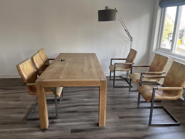 Robuust eiken eetkamertafel