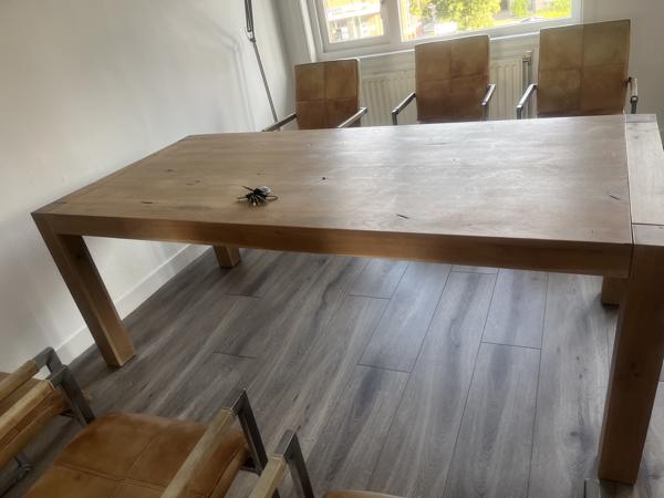 Robuust eiken eetkamertafel