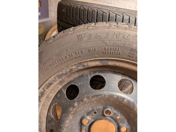 WINTERKLAAR? 4 WINTERBANDEN OP BMW-VELG – 205/55 R16