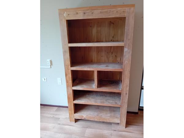 Massief houten kasten