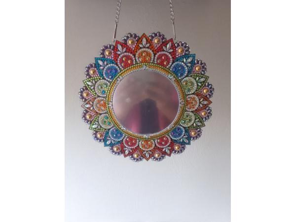 Spiegeltje gemaakt van dimond painting