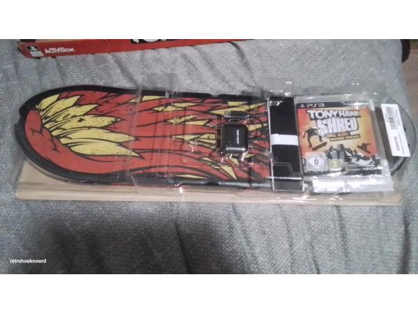 Tony Hawk board en game in seal