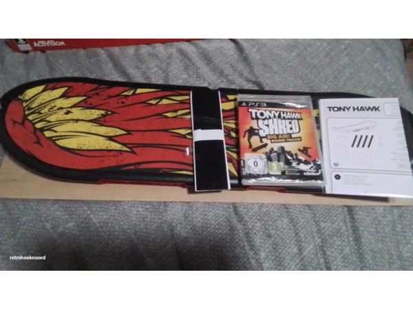 Tony Hawk board en game in seal