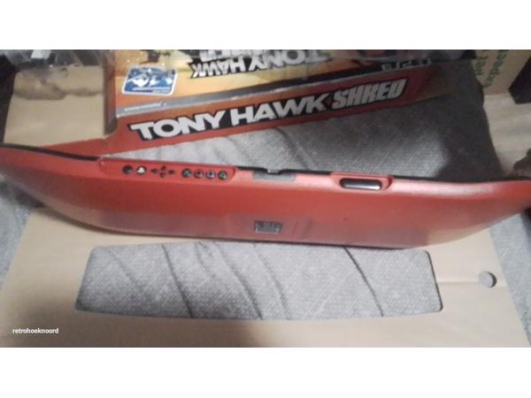 Tony Hawk board en game in seal