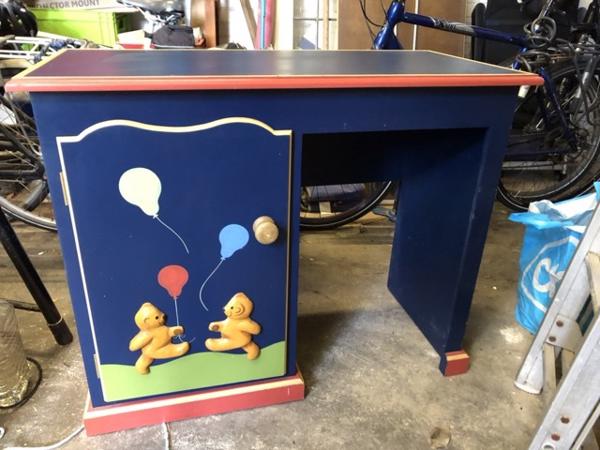 Kleding Kast en commode/bureautje voor kinderkamer