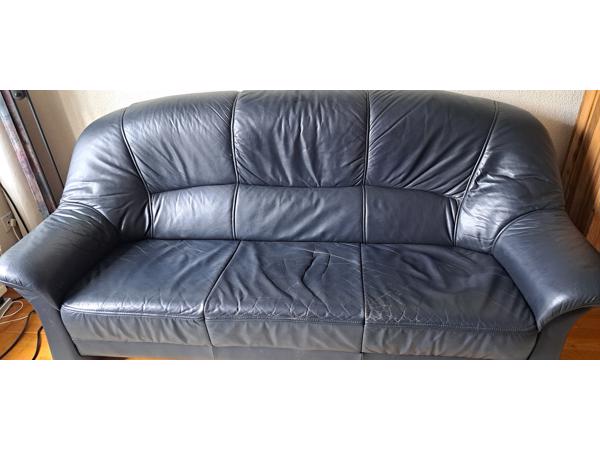 Donkerblauwe leren bank