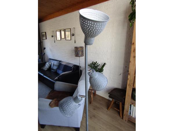 Staande lamp met 3 spotjes