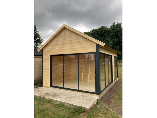 Het bijzondere Tuinhuis Murano 3 van het merk Lasita Maja he