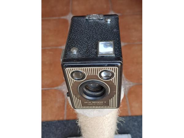 Kodak Brownie Six-20 Model E boxcamera uit 1953-1957.