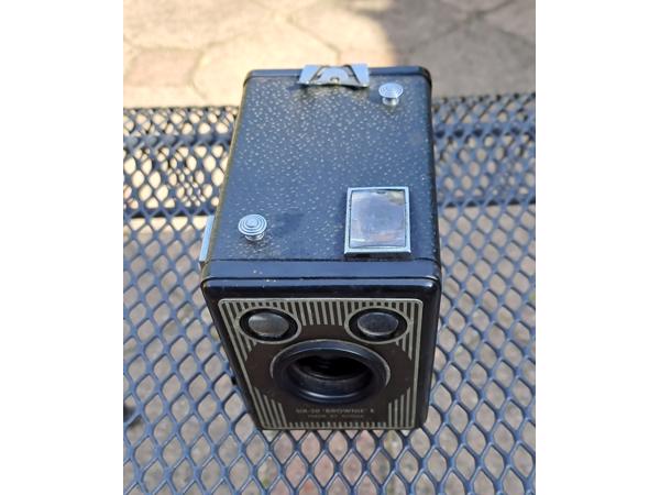 Kodak Brownie Six-20 Model E boxcamera uit 1953-1957.