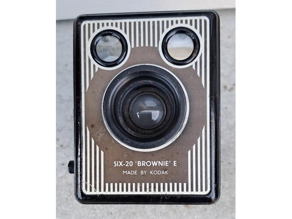 Kodak Brownie Six-20 Model E boxcamera uit 1953-1957.