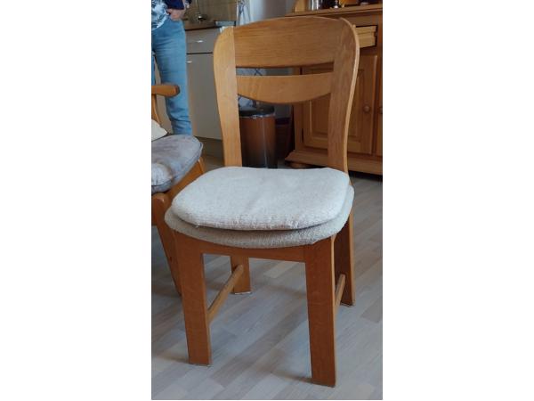 2 eiken eetkamerstoelen