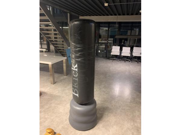 Box zak BKick met stevige poot en 2 paar bokshandschoenen.