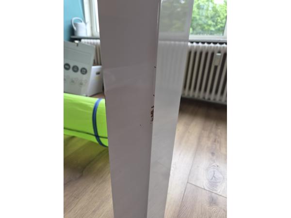 Big white table