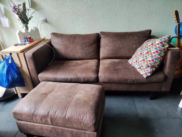 Bank in goede conditie met poef