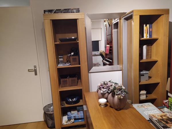 2 mooie eikenhouten boekenkasten!