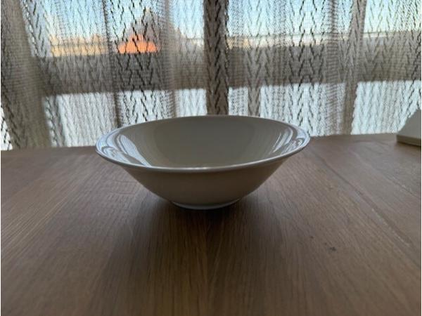 Servies 79-delig roomwit als nieuw!