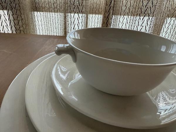 Servies 79-delig roomwit als nieuw!