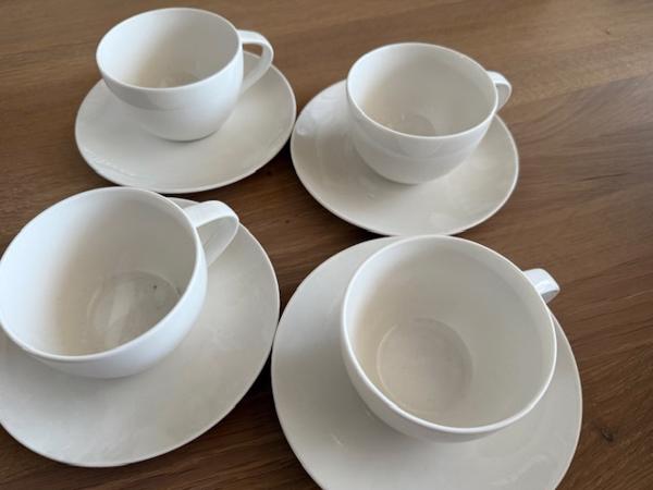 Servies 79-delig roomwit als nieuw!