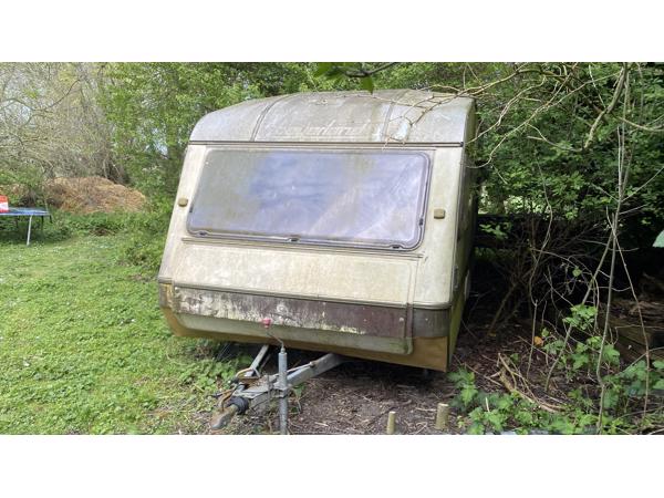 Gratis af te halen: Beyerland caravan