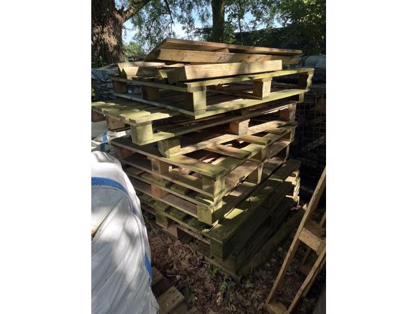 24 gebruikte pallets