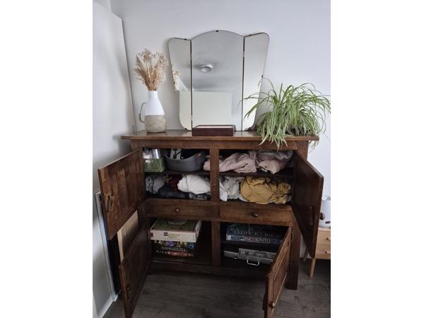 Antieke eikenhouten kast