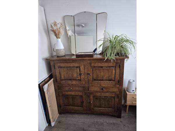 Antieke eikenhouten kast