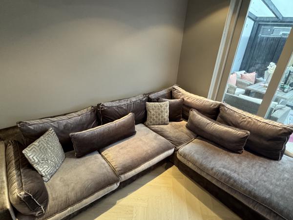 Luxe Eric kuster bank! Kan zeker nog een ronde mee