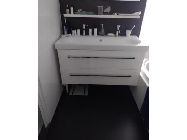 Mooie onderkast wastafelmeubel.