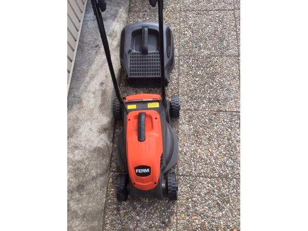 Grasmaaier elektrisch Ferm	Werkt nog prima, niet veel gebrui