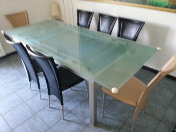 Glazen eettafel uitschuifbaar