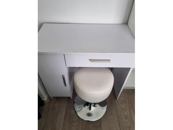 Make-up meubel met spiegelkast