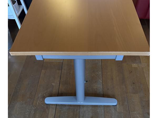 Bureau in bruikbare staat