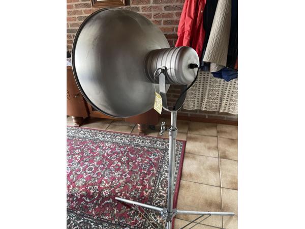 Industri&#xEB;le lamp, 3 poot