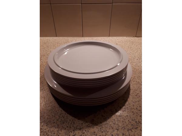 nieuw setje Mepal servies