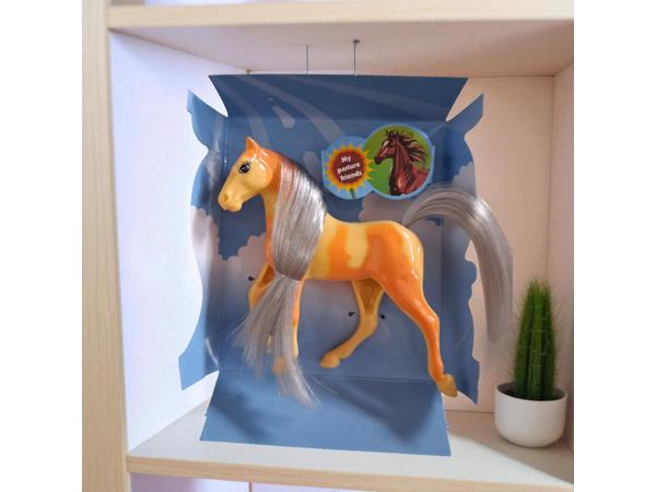 Little horse speelpaard geel oranje gevlekt grijs haar