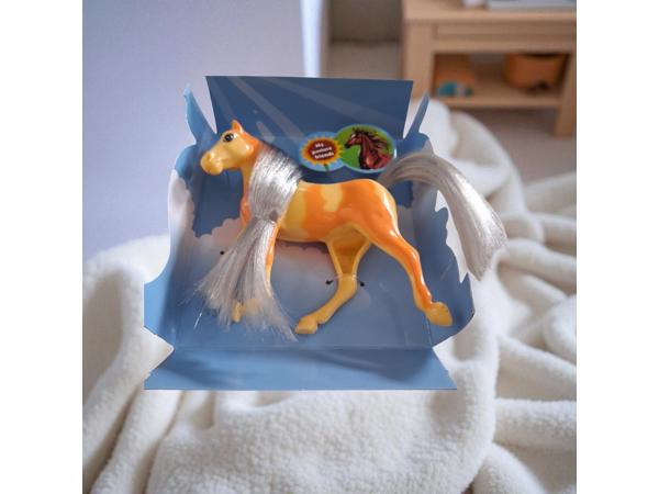 Little horse speelpaard geel oranje gevlekt grijs haar