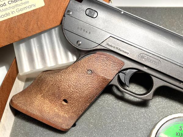 Record Champion wedstrijdpistool met magazijntje