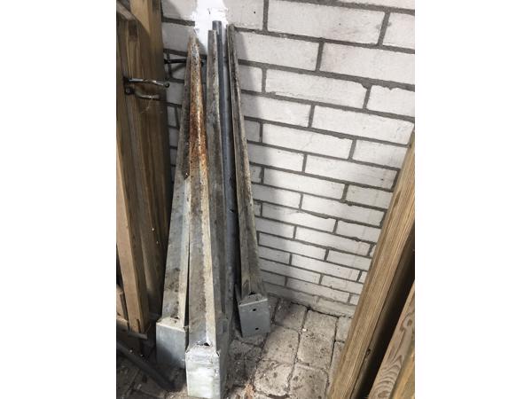 mooie  houten  hekken  als  nieuw