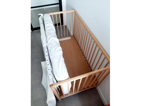 Babybed  verstelbare hoogte.