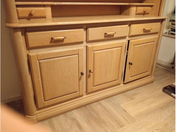 Blank eiken wandmeubel