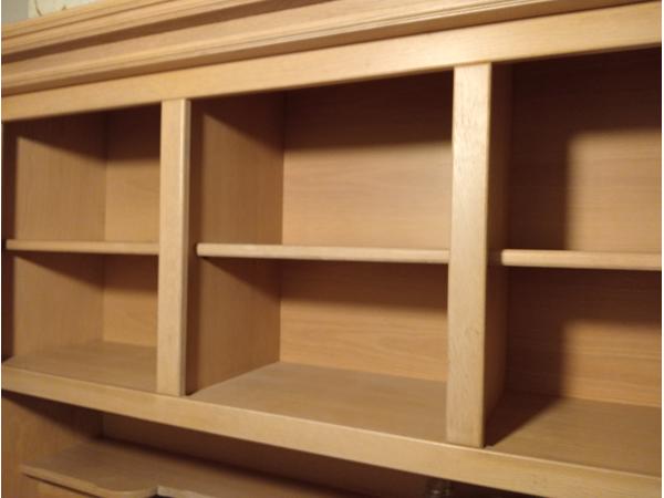 Blank eiken wandmeubel