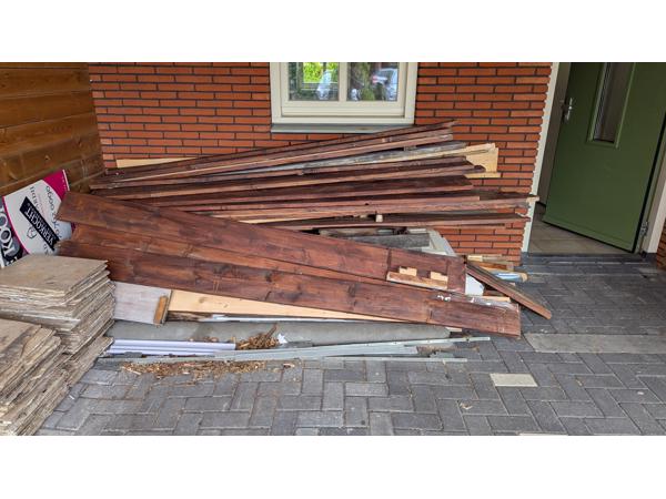 Houten planken gratis af te halen