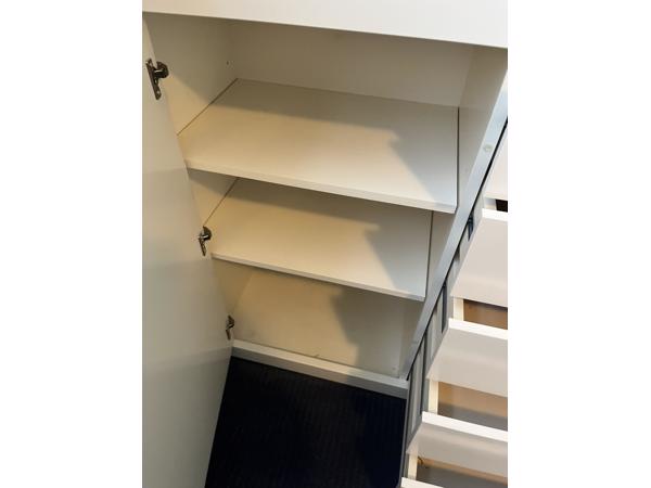 Klein dressoir met lades en deurtje - H94 B108.5 D40.5