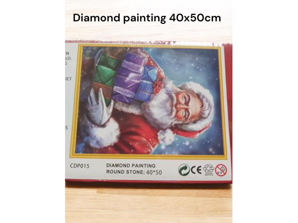 Diamond painting kerstman met cadeau 50x40cm