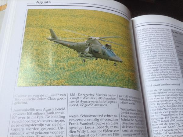 Jaarboeken (16stuks ) van 1988 tot 2003 in het Nederlands