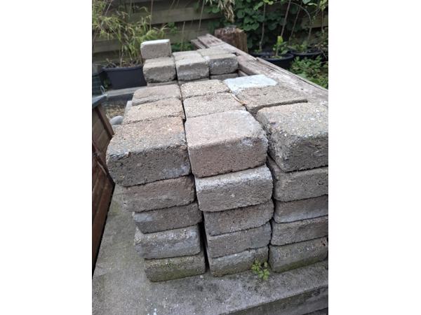 100 bruine trommelstenen 14 x 14 x 7 cm01-09-1